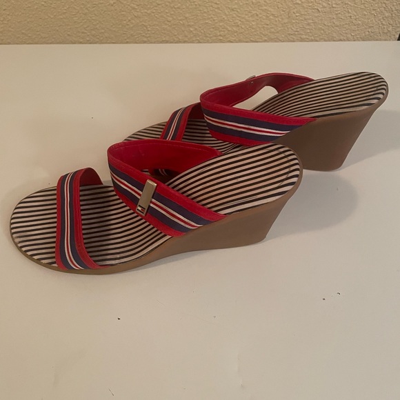 Tommy Hifinger Strappy 3 inches wedge - Picture 2 of 9